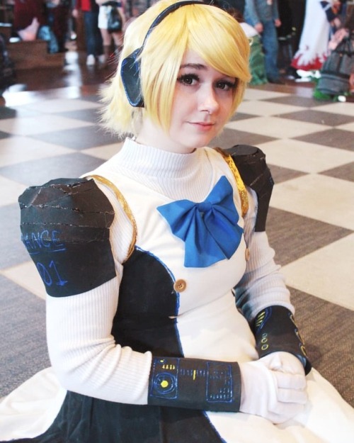 I miss the fall we didnt get. . . . . . . . . . . . . #aigis #personacosplay #persona #cosplay #co