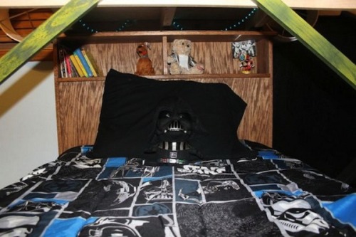 archiemcphee:As a gift for his lucky, Star Wars-loving son, DarthDaddy42 constructed one of the most