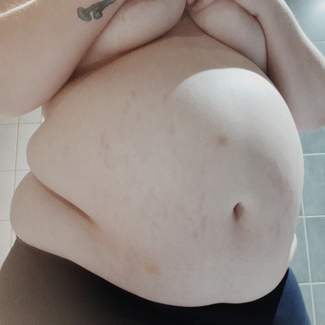 pudgebelly:Last night got a bit&hellip; heavy. Should I film more stuffings/eating clips? Would there be interest in some lower quality mindlessly-filling-my-gut content? 