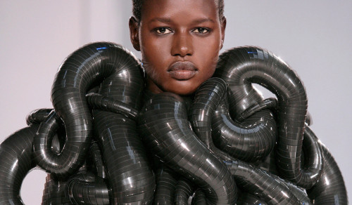 pulloutyourfreakumdress: Ajak Deng at Iris van Herpen HC F/W 2011.