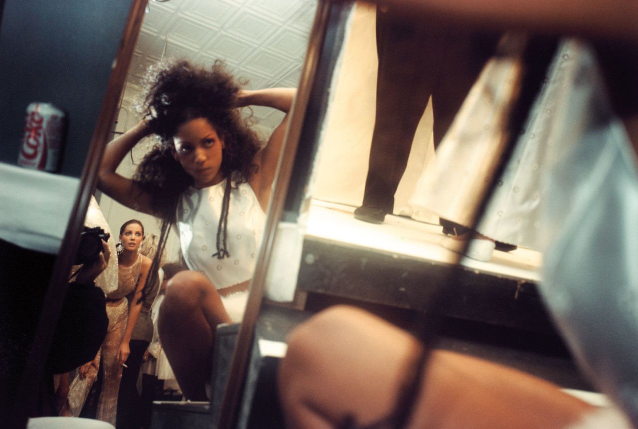 saloandseverine:  Isaac Mizrahi backstage by Nick Waplington 