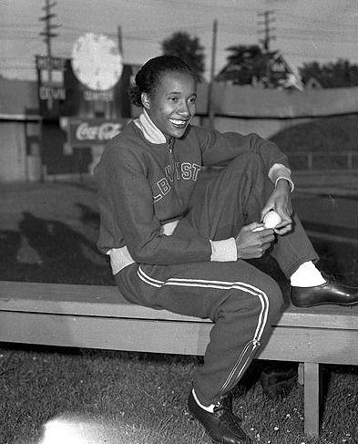 fuqboieconomics:
“ lagonegirl:
“  Born in Albany, Georgia, on November 9, 1923, Alice Coachman made history at the 1948 Olympics in London when she leapt to a record-breaking height of 5 feet, 6 and 1/8 inches in the high jump finals to become the...