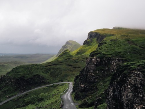 onceuponawildflower:  Quiraing, Portree, United Kingdom Photo by Andrew Ridley on Unsplash