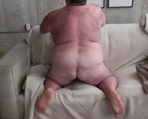 bigbearrider:  Couch fucking is the best way to fuck a chub 