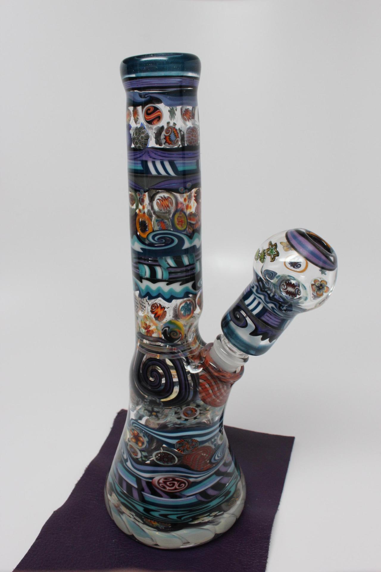 the-stoner-sage:  dabhabit:  vaporcreator:  tubner:  Absolutely gorgeous AK tube.