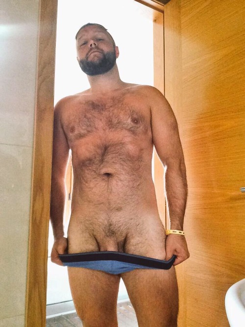 hairydaddyplease.tumblr.com/post/126973104583/