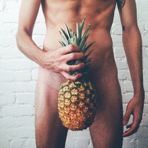 youngdreamerlove:  who don’t love pineapple ! ;)*_* -follow me