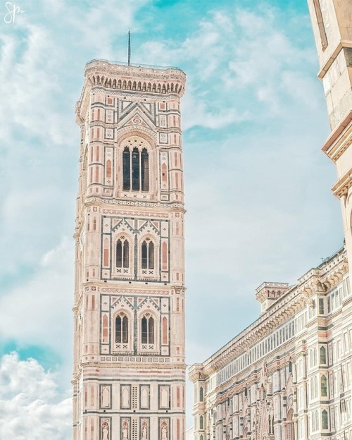 venusverticordias:Campanile di Giotto, Firenze, Italia by cappuccinointheclouds