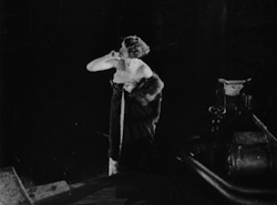 Kathryn McGuire in The Navigator, 1924