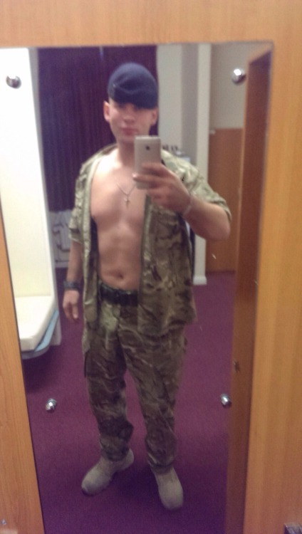 XXX shavedpubes:  shaved army cock - always great photo