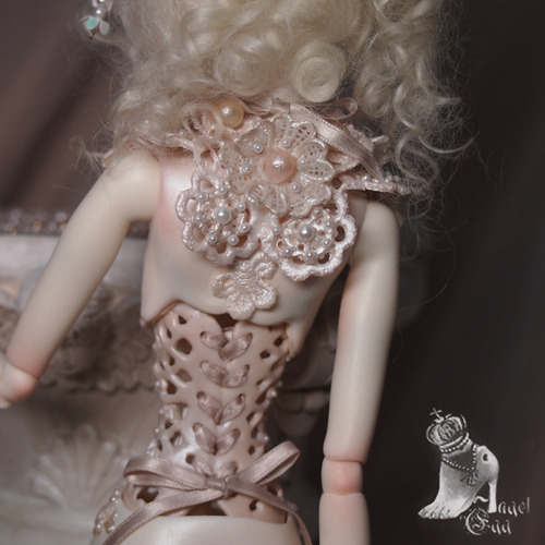 marmite-sue:  Little Pearl http://pickled.free.fr/index_en.html 