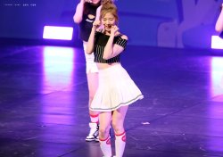 fyeah-twice:  © Dalcom_Honey_K | do not