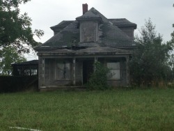 forgottenhouses:This house is called “Nothing Special”.  It really isn’t anything special. We couldn’t make it inside because there was no floor. Everything in the house had disappeared — it was just an empty shell.  A good buddy of mine that