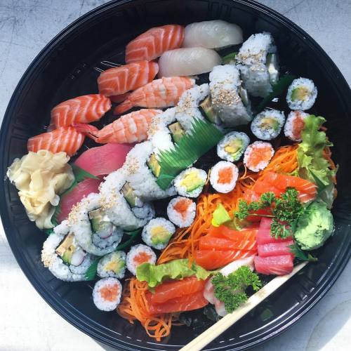 kaylaitsines:  Craving this right now!! Where’s the best sushi places in NYC !? www.kaylaitsines.com/app