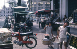amazingvietnam:    Nguyen Hue Boulevard- 1968Đại lộ Nguyễn Huệ- 1968