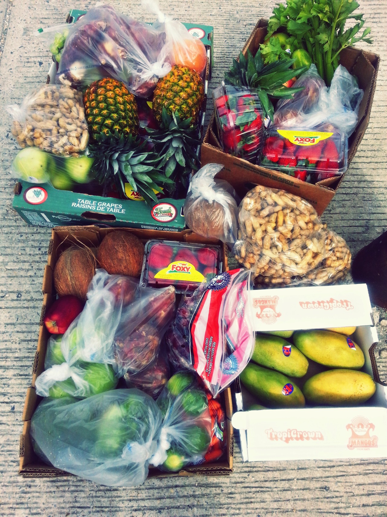 veganbaby:  we-workoutt:  Me and my girl picked up some fresh produce from the farmer’s