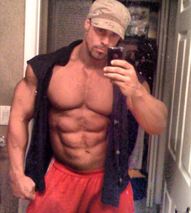 jboys20:  💕JEZEBEL’S HUNK OF THE DAY💕  My daddy is all muscle 😘  Follow