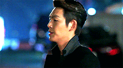 kimwoobs:Let them know that I’m the heir of Zeus Hotel, Choi Young Do.