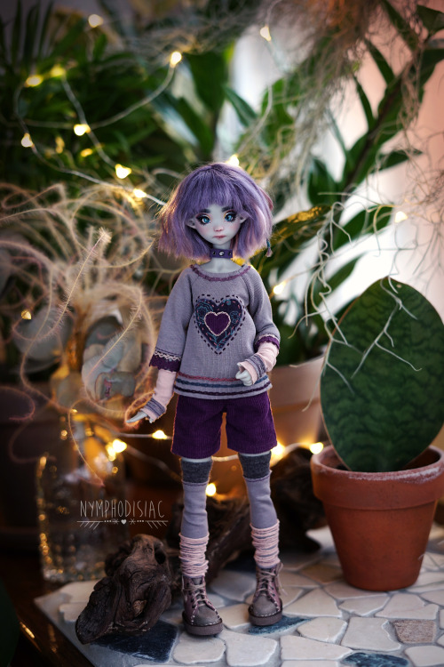 One of a kind outfit for Somni by Atelier Momoni (or similar sized dolls).Single copy. Ready to ship