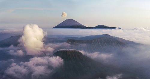 Semeru, flying&hellip; Java&rsquo;s highest mountain (peaking at 3,676 metres) seems to floa