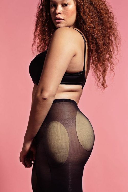 deaths-praises:  kill-er—queen:  amandaapparel:  rubyreed:  Jealous of the flawless curves and perfect proportions of plus-sized models? Don’t be — many of them wear padding for photoshoots.   This makes me angry on a whole new level.   Grr.