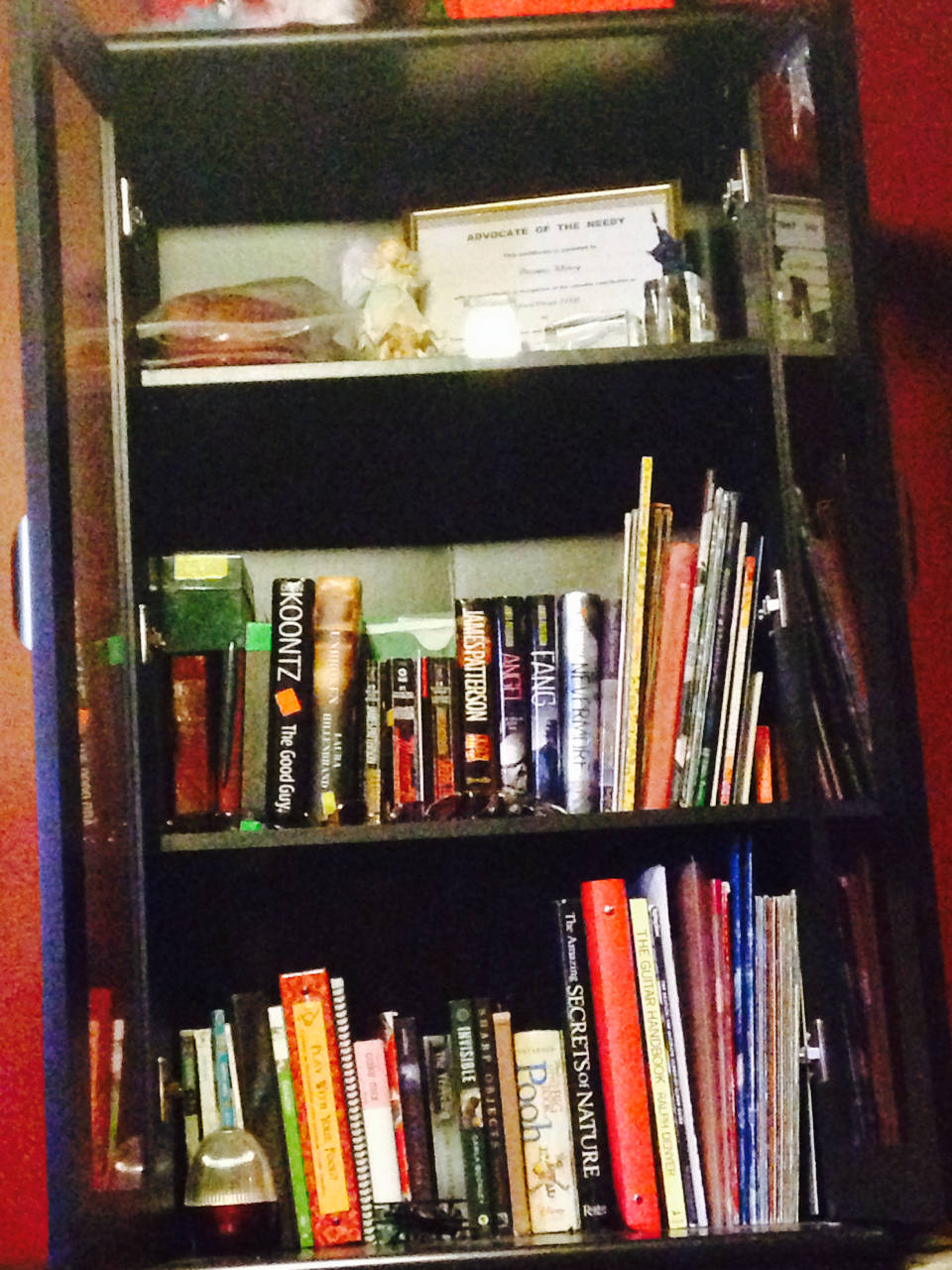 Cleaned up my book shelf a bit (: now I got room for new books ^.^