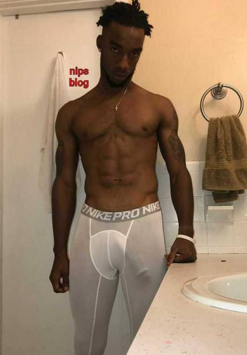 urlipsmynips:  Bathroom break