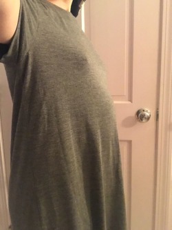 bellyenvy:  Me trying to hide my belly in