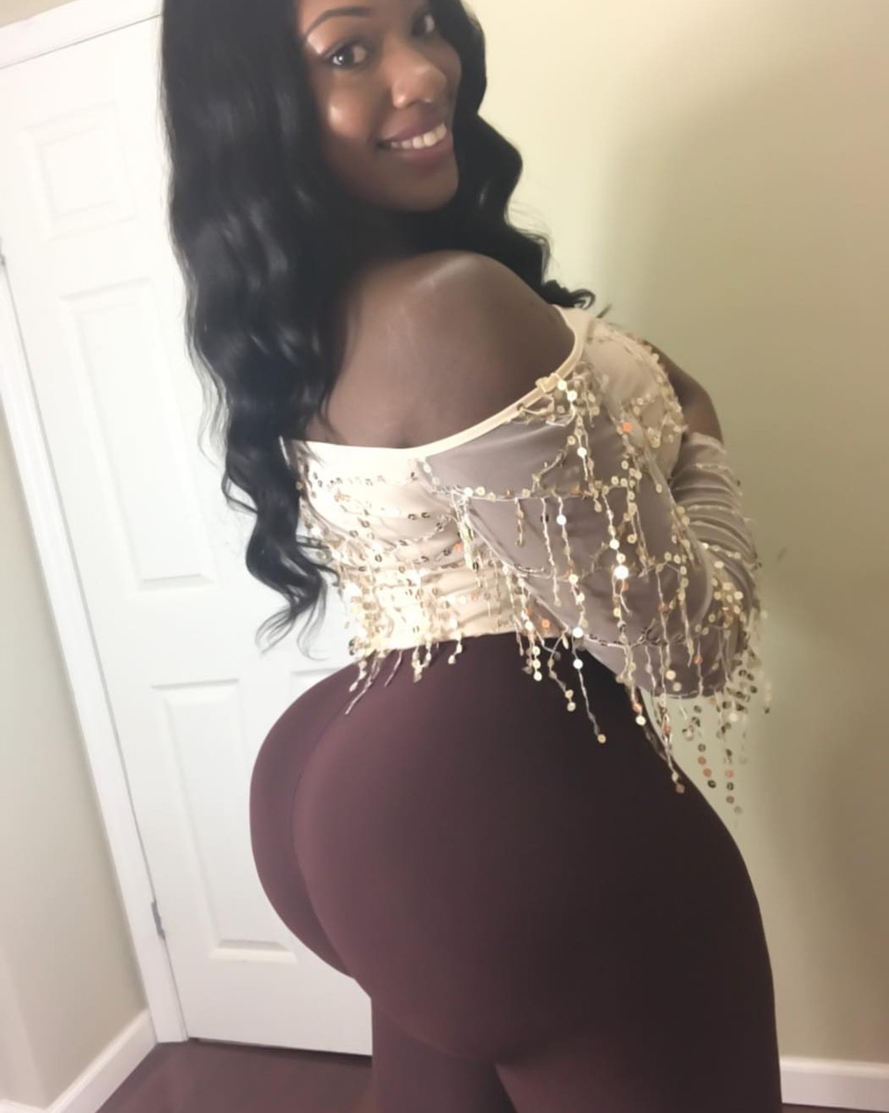 kingjazziedad:  DeliciouslySexy. CurvyLicious. BootiDelicious Ma. Ms MaimaidMonroe.