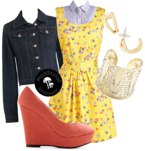 The Porch Picnic Dress is such an incredible summer style! You can never go wrong with sunshine yellow and some complimentary wedges! :)