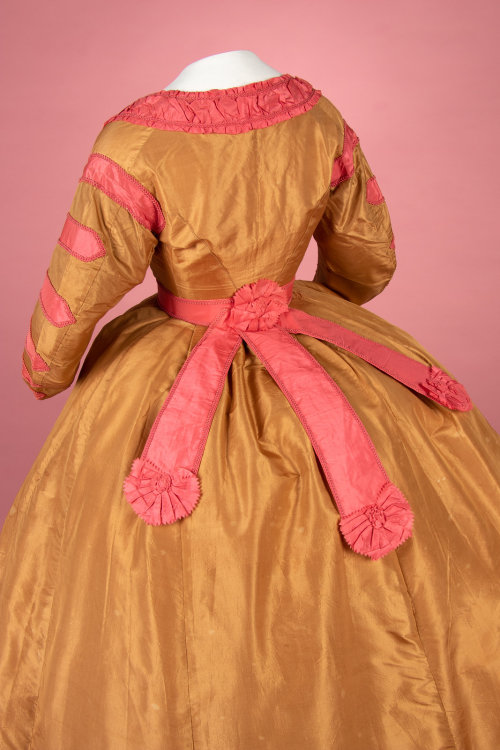 fripperiesandfobs:Evening dress, 1860′sFrom Hindman