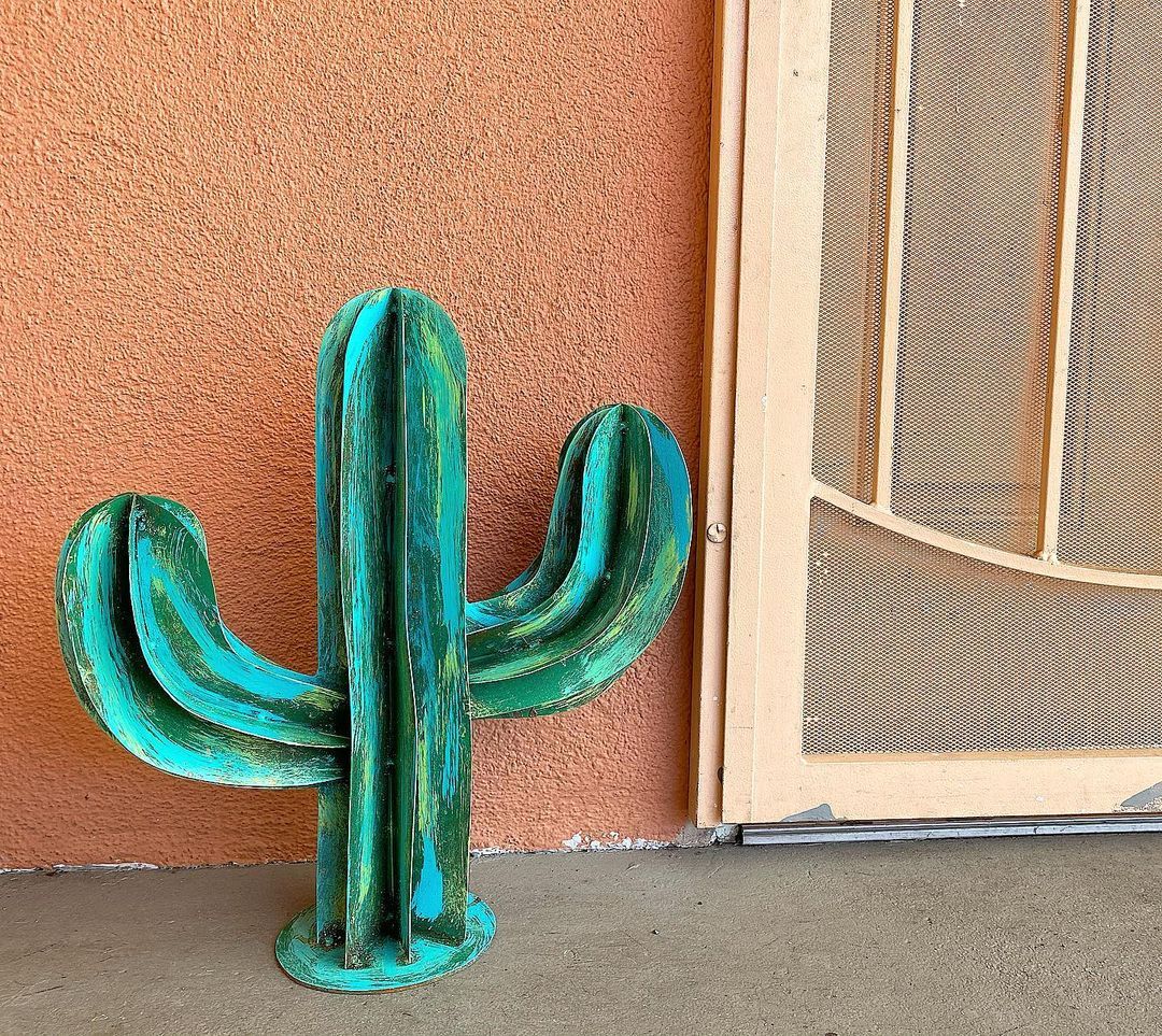 “La Maricopa del Valle” multi dimensional metal Saguaro Desert Sculpture only at Topangapatinaart.com and #omarwysonggallery #topangapatina #sculpture #metalart #gardenart #yardart #escultura #cactus #desertlove #desertlover #cactuslover #cactusart...