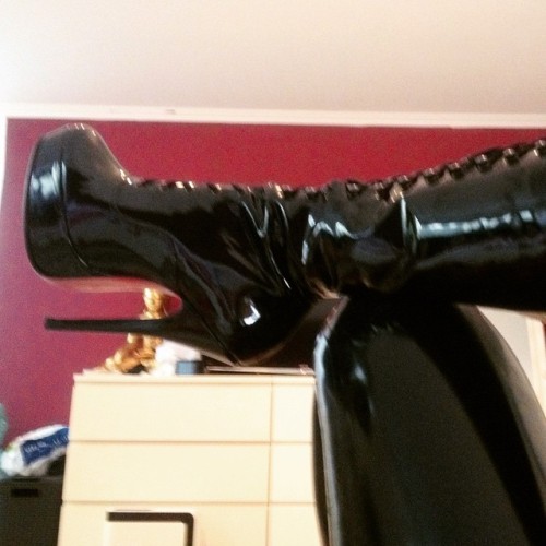 Source : sexyinstush.tumblr.com/ Instagram Name: miss_bloxi