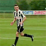 zayncangetsome:   “My name’s Liam Payne, I play at the back, I’m one of the biggest lads in the world so good luck getting past me..and that’s about all, really.”  (x)  
