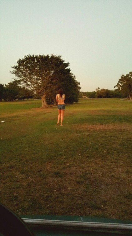dysfunctional-amateurs:  Lydia makes golfing look like an entirely different game 