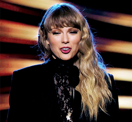 taylor:☀️✨☀️✨ #this hair this look >>>>>>>>>>>