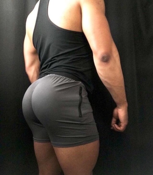 asskingz:  follow @asskingz for ass 24/7!