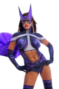 icachondeo:  Sensual cosplay body paint 