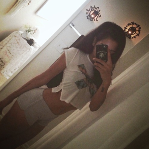 ☾