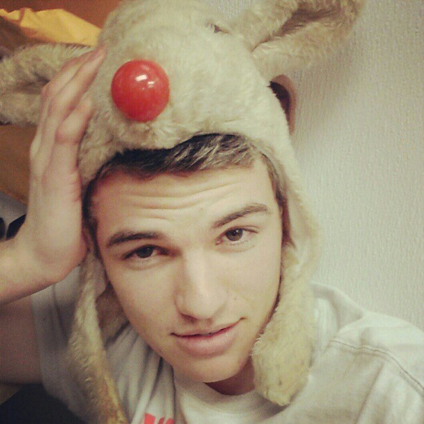 sensitivewhiteboy:  I’m so in love with this rudolph hat I can’t even deal with