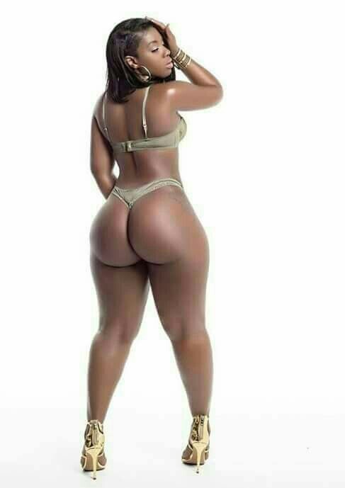 juicynthick69:  Chocolate goodness 🍫 🍫 🍫