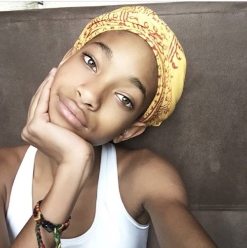 ahhhriana:  I’m tryna be as pretty as them w/o makeup