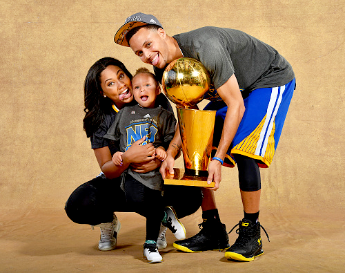 lil-b00ty-judy:  celebritiesofcolor:  Ayesha Curry, Riley Curry and Stephen Curry