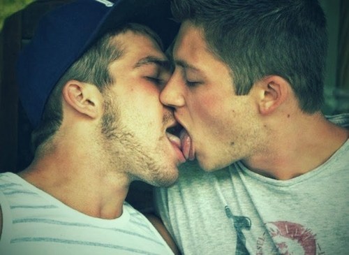 tshtrainer:  Tongue Action www.tshtrainer.tumblr.com