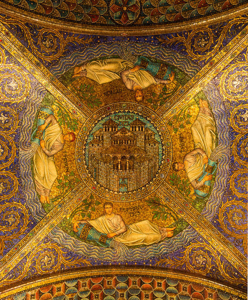 kutxx:2. Palatine Chapel (Carolingian Renaissance)c. 786, mosaic, Palatine Chapel, Aachen