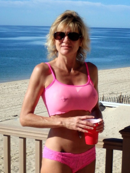 pinktacodreamer: Beach margaritas. Looking fabulous as always!