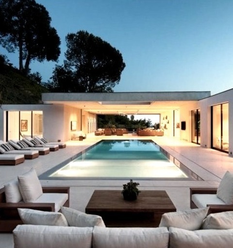 Modern Pool In Los Angeles