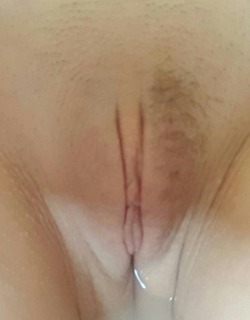 share-your-pussy:  My girlfriend pussy, half