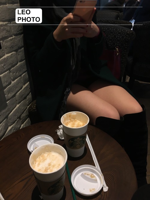 leophoto:  星巴克光腿露出