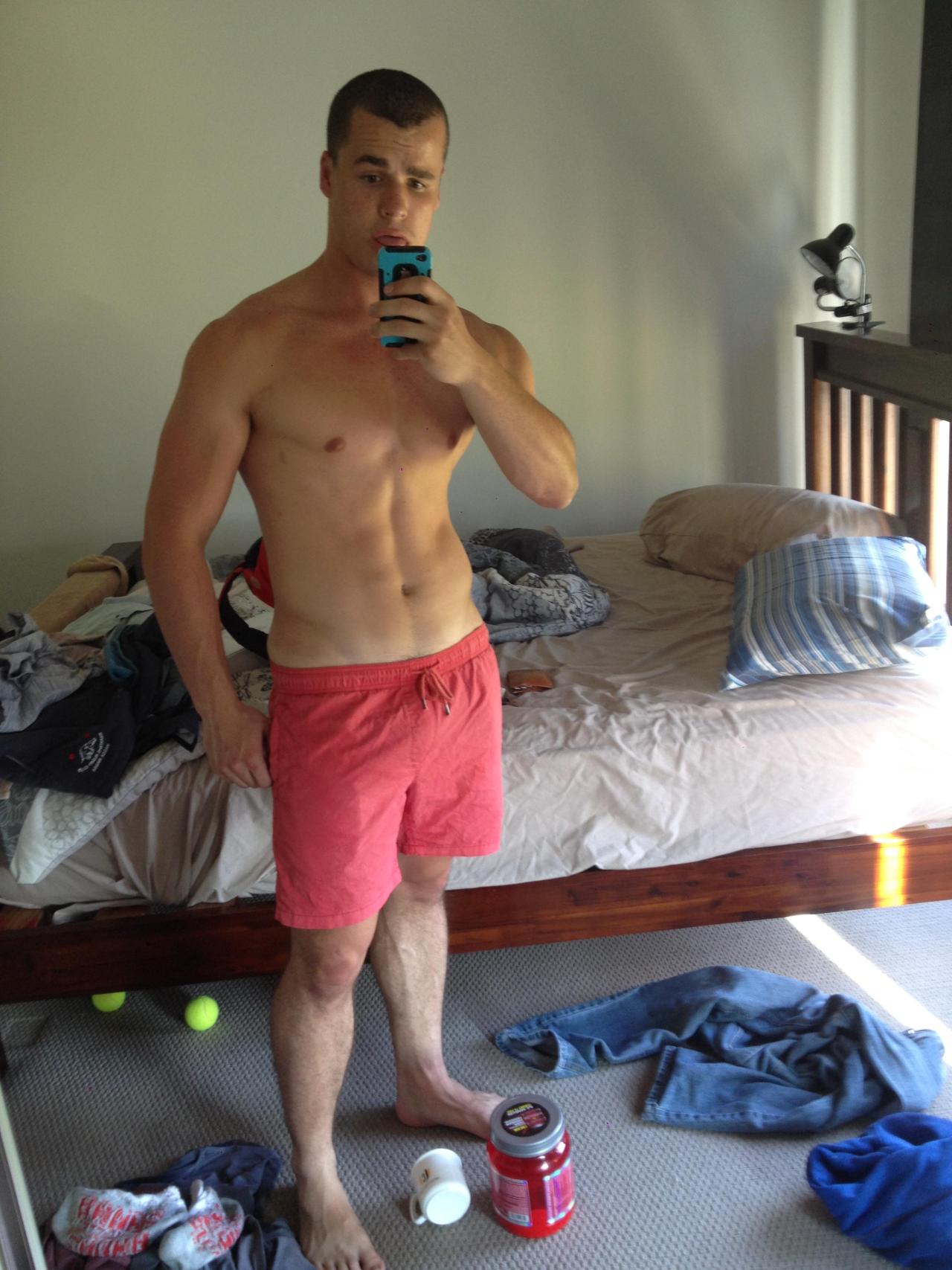 ksufraternitybrother:  KSU-Frat Guy: 8,000 followers. More than 7,000 posts of jocks,